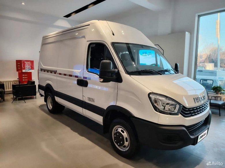 Выносливый фургон IVECO Daily вернулся в Россию, объявлена цена